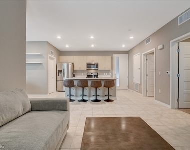 11238 Essence Point Avenue - Photo Thumbnail 16
