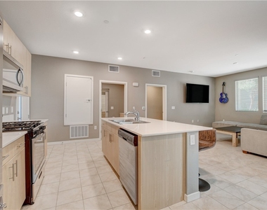 11238 Essence Point Avenue - Photo Thumbnail 23