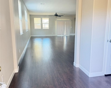 706 Topocoba Street - Photo Thumbnail 2