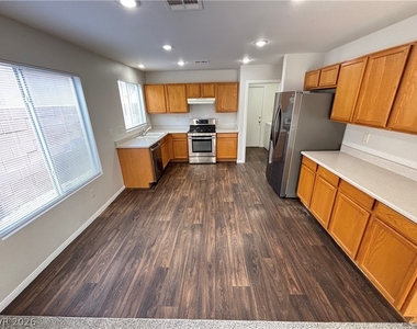 3237 Little Stream Street - Photo Thumbnail 11