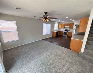 3237 Little Stream Street - Photo Thumbnail 9