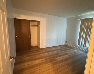 3001 King Midas Way - Photo Thumbnail 14
