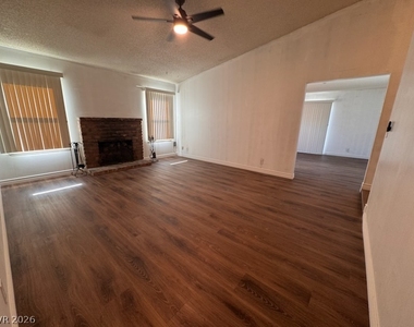 3001 King Midas Way - Photo Thumbnail 15