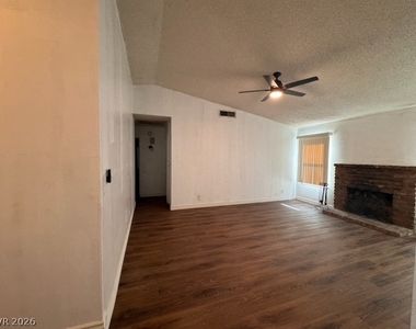 3001 King Midas Way - Photo Thumbnail 9