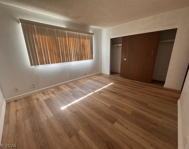 3001 King Midas Way - Photo Thumbnail 12