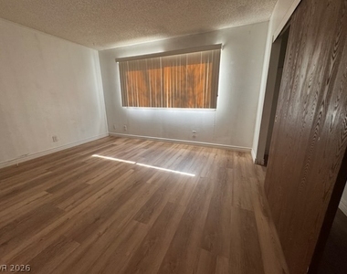3001 King Midas Way - Photo Thumbnail 10