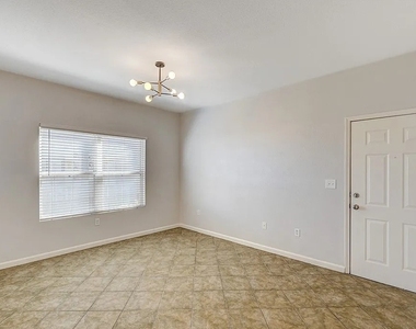 7255 W Sunset Road - Photo Thumbnail 5