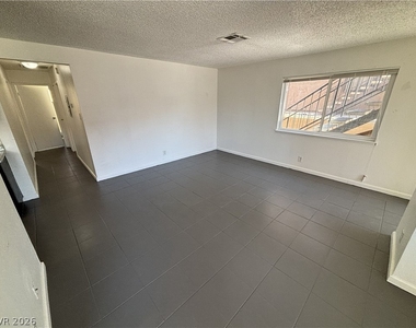 6940 Hopkins Drive - Photo Thumbnail 5