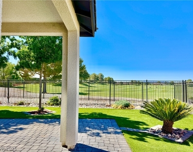 5025 E Beacon Ridge Drive - Photo Thumbnail 8