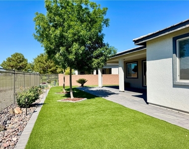 5025 E Beacon Ridge Drive - Photo Thumbnail 5