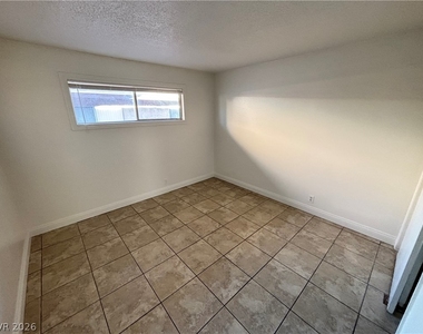 5132 Pebble Beach Boulevard - Photo Thumbnail 10