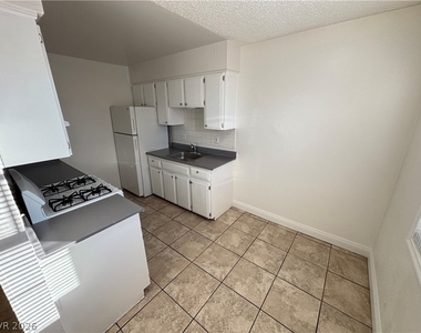 5132 Pebble Beach Boulevard - Photo Thumbnail 6