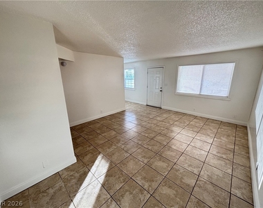 5132 Pebble Beach Boulevard - Photo Thumbnail 4