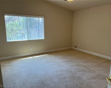 3213 Regal Swan Place - Photo Thumbnail 9
