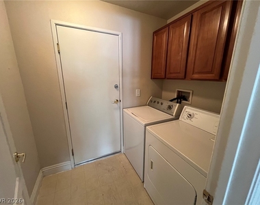 3213 Regal Swan Place - Photo Thumbnail 15