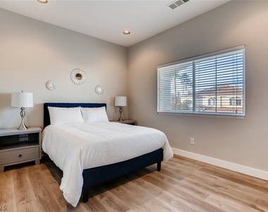 6675 Ironbound Bay - Photo Thumbnail 19