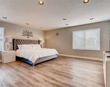 6675 Ironbound Bay - Photo Thumbnail 14