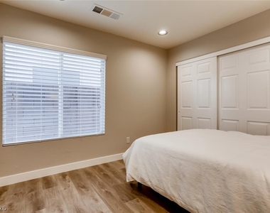 6675 Ironbound Bay - Photo Thumbnail 12