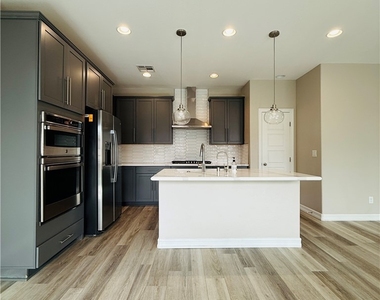 4815 Kinworthy Street - Photo Thumbnail 4