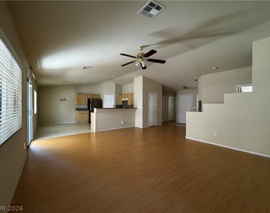 1404 Laughing Larkspur Avenue - Photo Thumbnail 4
