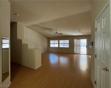 1404 Laughing Larkspur Avenue - Photo Thumbnail 5