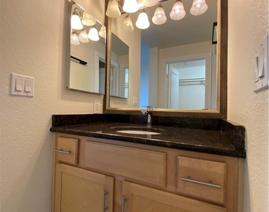 270 E Flamingo Road - Photo Thumbnail 20