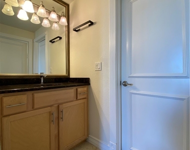 270 E Flamingo Road - Photo Thumbnail 15