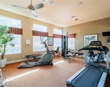2750 S Durango Drive - Photo Thumbnail 4