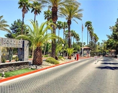 9000 Las Vegas Boulevard - Photo Thumbnail 3