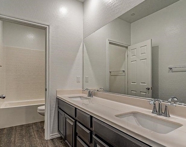 3159 Hazy Hills Avenue - Photo Thumbnail 4
