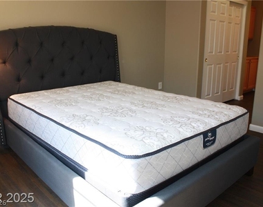 7660 W Eldorado Lane - Photo Thumbnail 13