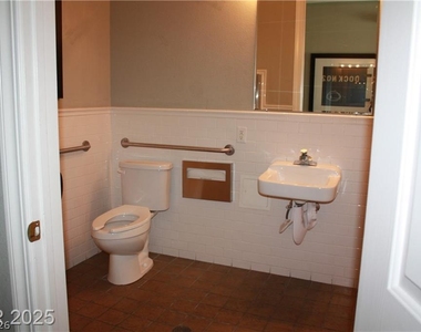 7660 W Eldorado Lane - Photo Thumbnail 37