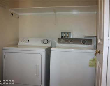 7660 W Eldorado Lane - Photo Thumbnail 15