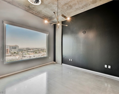 900 Las Vegas Boulevard - Photo Thumbnail 6