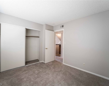 8705 Isola Drive - Photo Thumbnail 22
