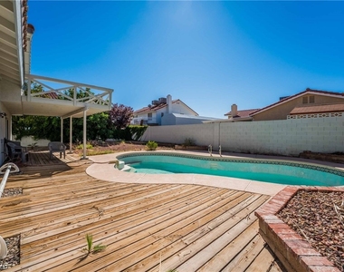 8705 Isola Drive - Photo Thumbnail 24