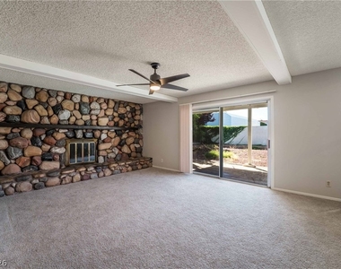 8705 Isola Drive - Photo Thumbnail 9