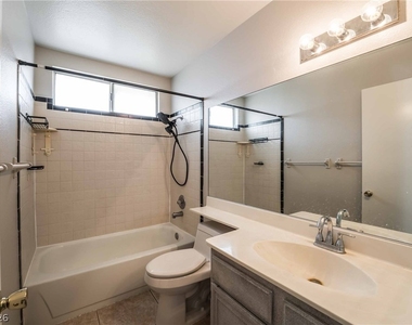 8705 Isola Drive - Photo Thumbnail 19