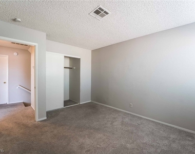 8705 Isola Drive - Photo Thumbnail 21