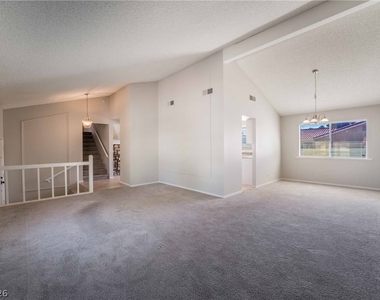 8705 Isola Drive - Photo Thumbnail 4