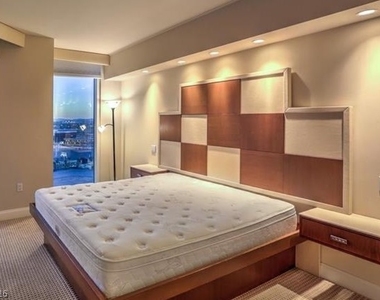2747 Paradise Road - Photo Thumbnail 12