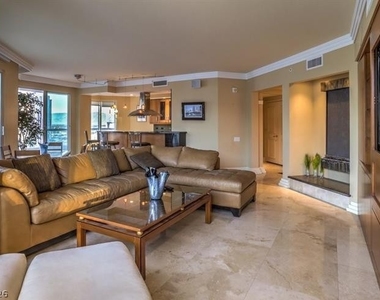 2747 Paradise Road - Photo Thumbnail 4