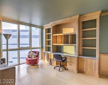 2747 Paradise Road - Photo Thumbnail 30
