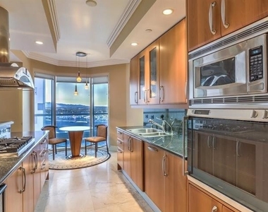2747 Paradise Road - Photo Thumbnail 38