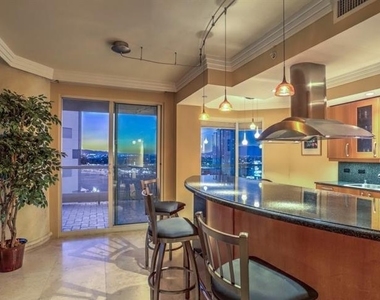 2747 Paradise Road - Photo Thumbnail 29