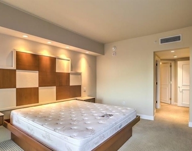 2747 Paradise Road - Photo Thumbnail 18