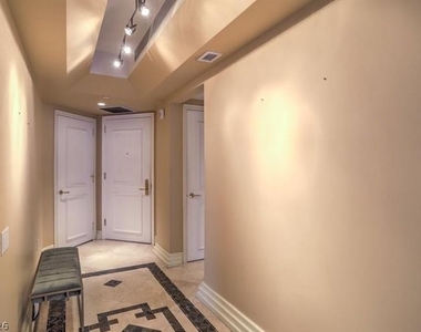 2747 Paradise Road - Photo Thumbnail 26