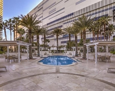2747 Paradise Road - Photo Thumbnail 21