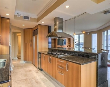 2747 Paradise Road - Photo Thumbnail 10