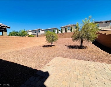 9206 Valley Betica Avenue - Photo Thumbnail 20